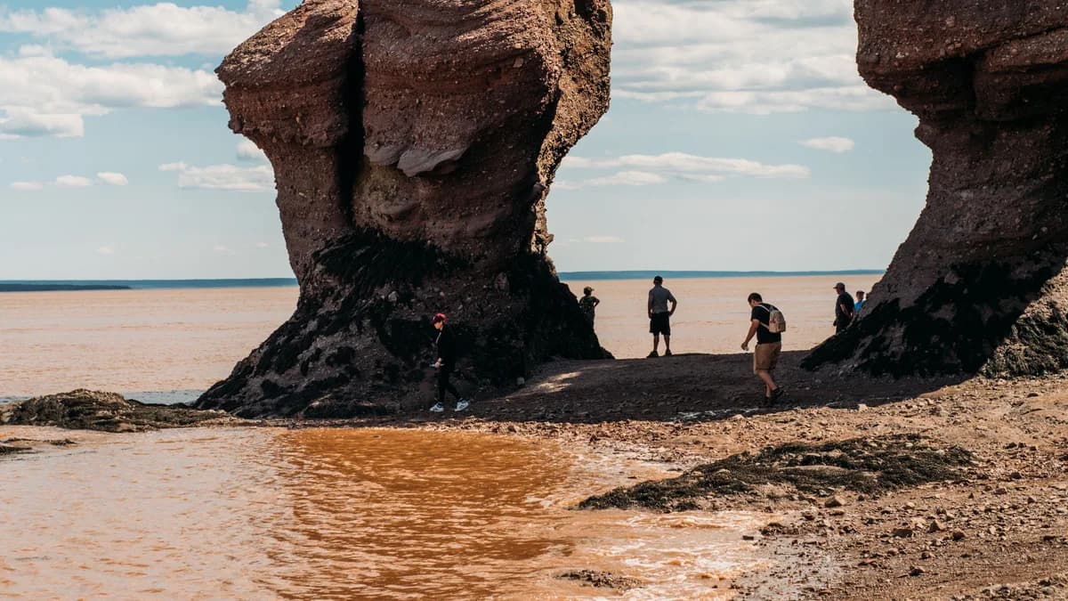 Hopewell Rocks au Nouveau-Brunswick pour un plan d'horaire restaurant en août 2026