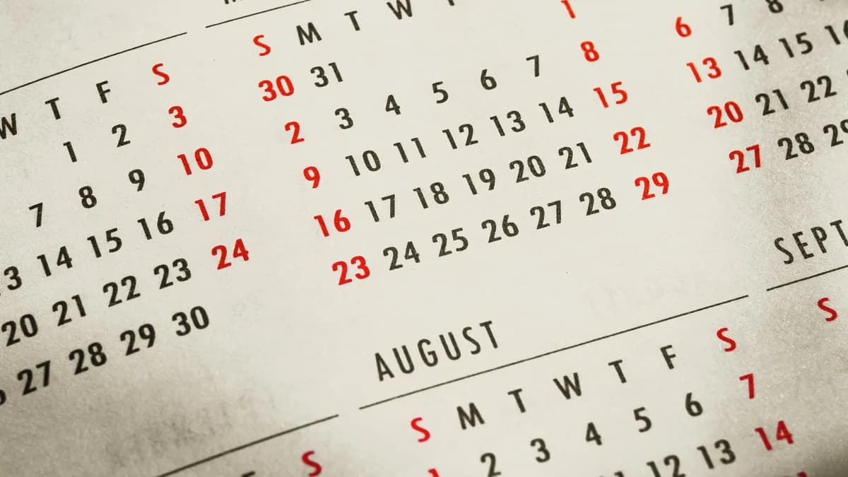 Printed calendar used for a weekly restaurant schedule review